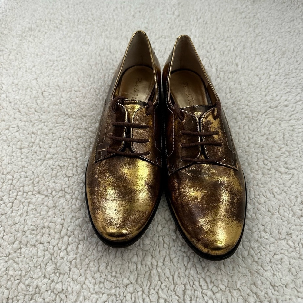 Pour La Victoire Gold Metallic Leather Lace-Up Flats - Picture 3 of 11